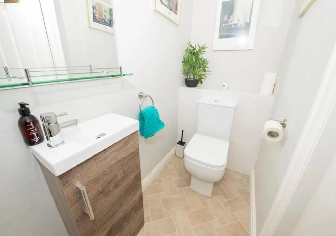 Pelican-Stylish 2-Bed Apartment Close To Beach & Town Scarborough
