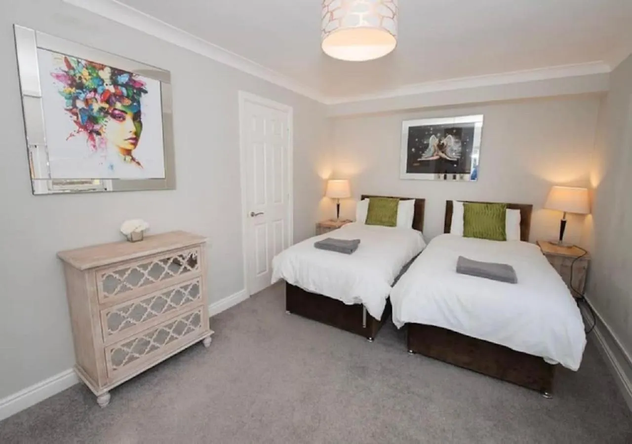 Pelican-Stylish 2-Bed Apartment Close To Beach & Town Scarborough
